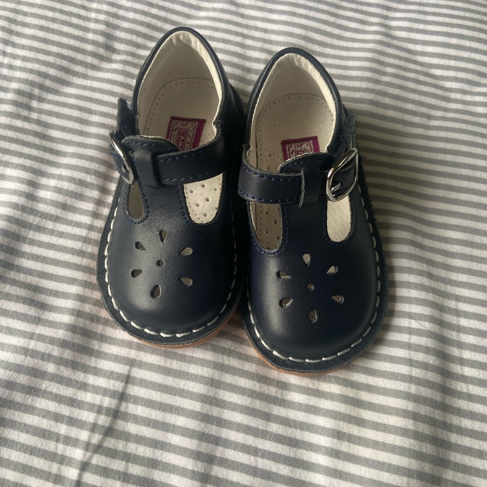 L’Amour kids Navy Mary Janes size 5